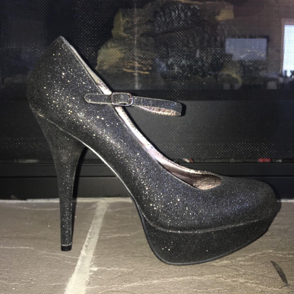 Steve Madden Mary Jane Pumps